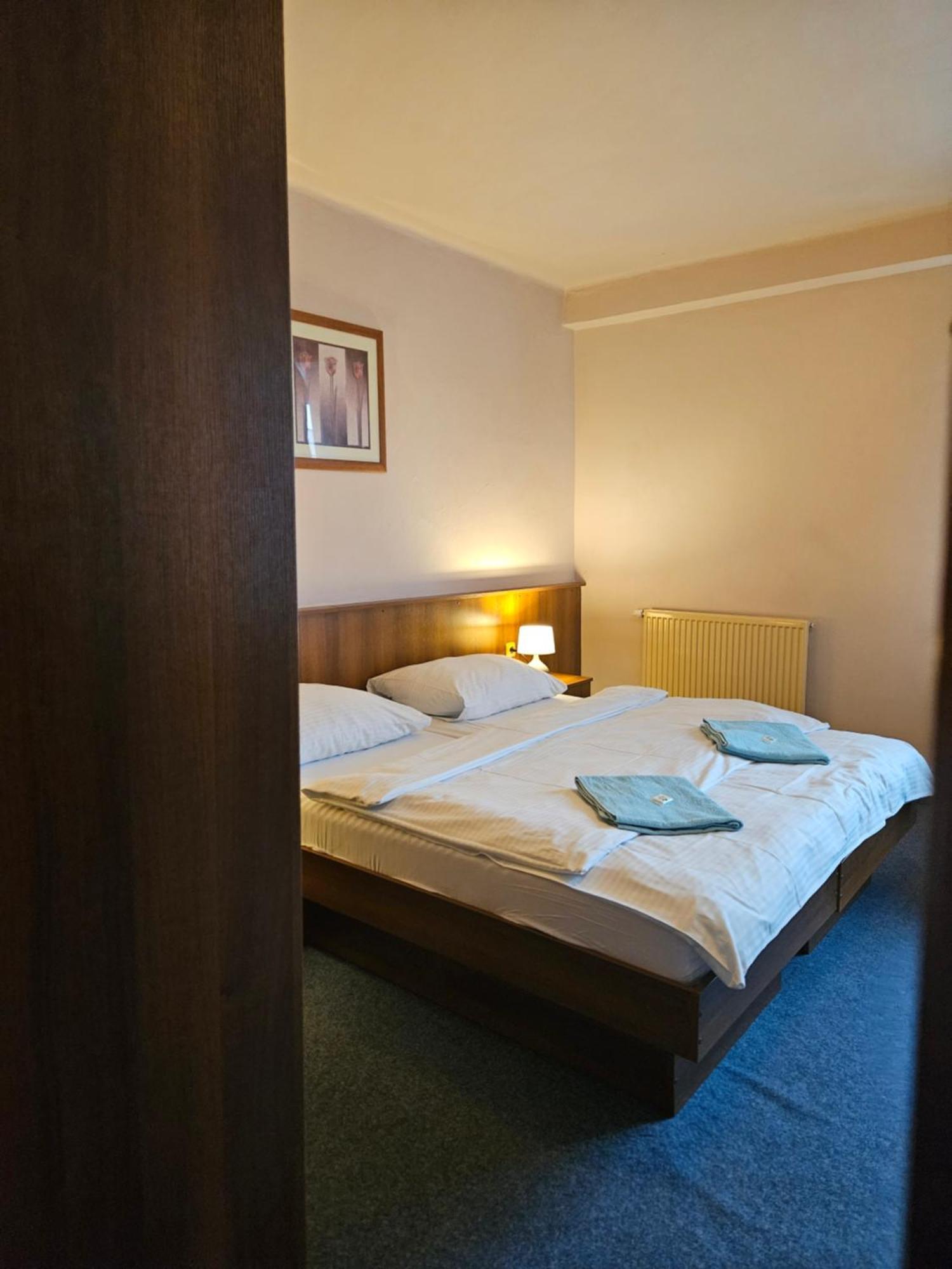 Hotel Trim Pardubice Exterior photo