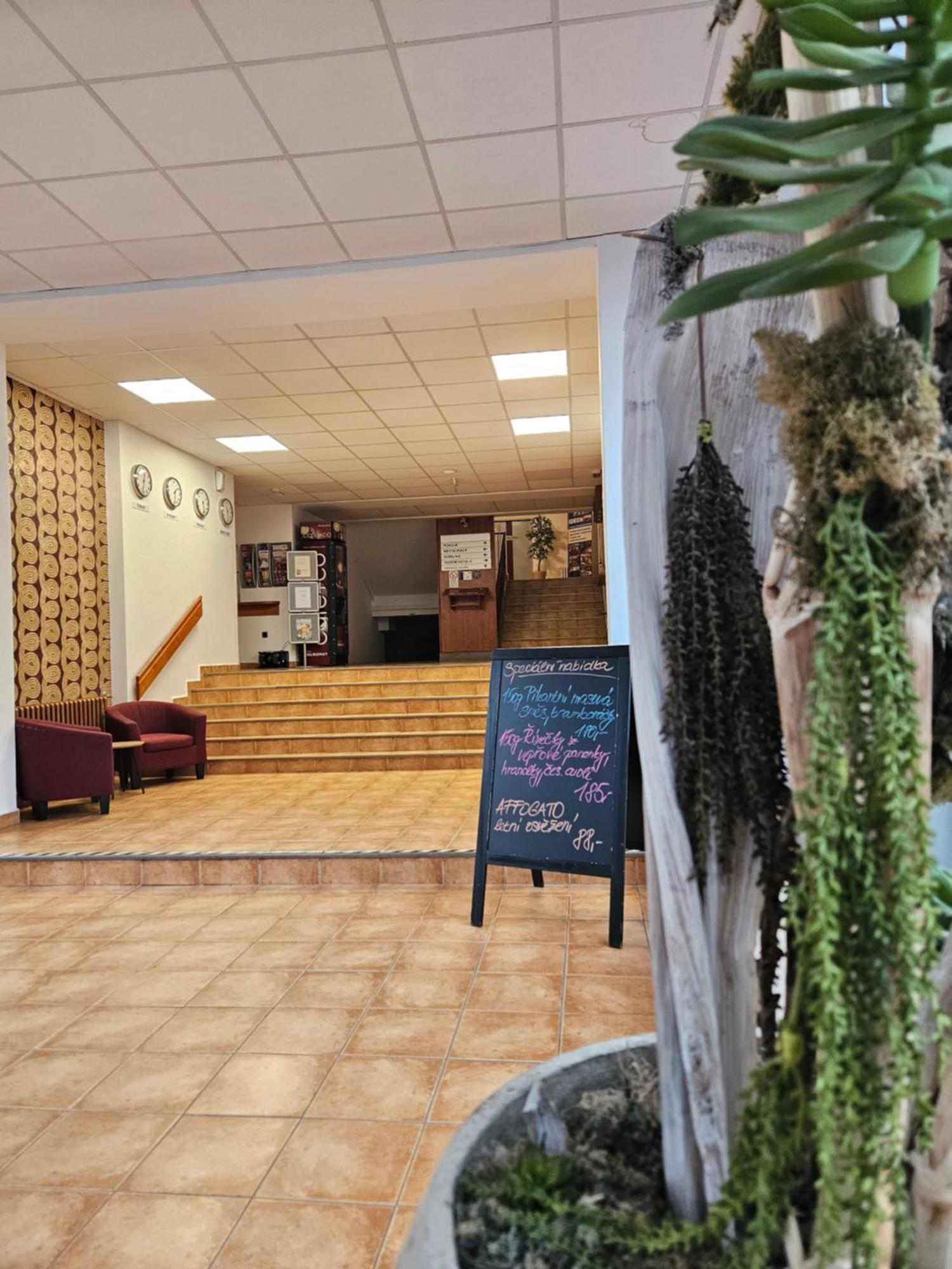 Hotel Trim Pardubice Exterior photo