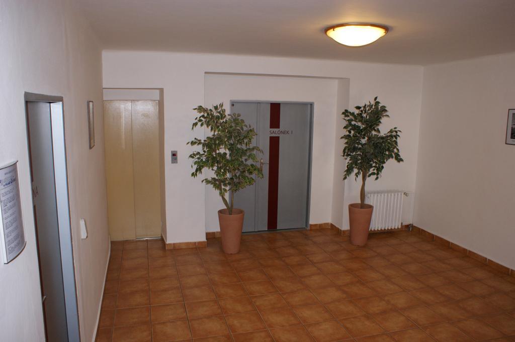 Hotel Trim Pardubice Exterior photo